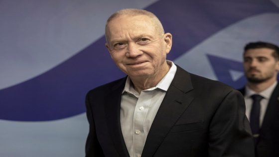 وزير الدفاع الإسرائيلي غالانت يقدم استقالته من الكنيست