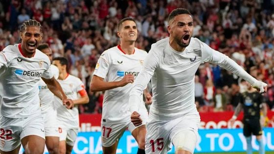 النصيري يسجل وينقذ إشبيلية من الخسارة أمام مانشستر يونايتد في ذهاب ربع نهائي الدوري الأوروبي