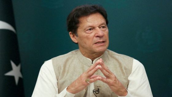 باكستان.. الإفراج عن عمران خان بكفالة بعد إلغاء توقيفه