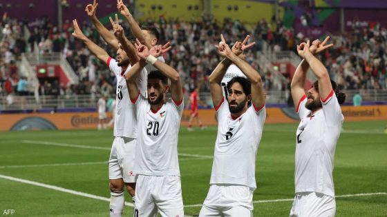 الفلسطيني يبلغ الدور الثاني من كأس اسيا لكرة القدم للمرة الأولى في تاريخه