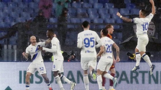 إنتر يضرب روما بالأربعة ويحلق بصدارة الدوري الإيطالي