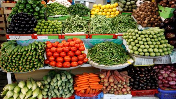 25 Jan 2009, Dubai, United Arab Emirates --- Dubai fruit and vegetable market, UAE. --- Image by © Jochen Tack/arabianEye/Corbis