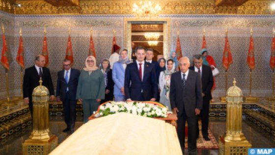 رئيس الوزراء البلجيكي يزور ضريح محمد الخامس