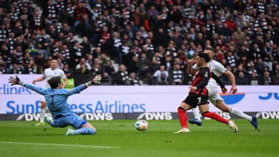 بطولة ألمانيا: فرانكفورت يتعادل بميدانه مع بريمن
