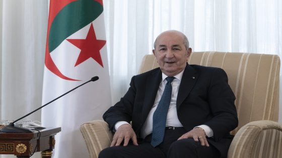 تبون يقيل مستشاره محمد بوعكاز