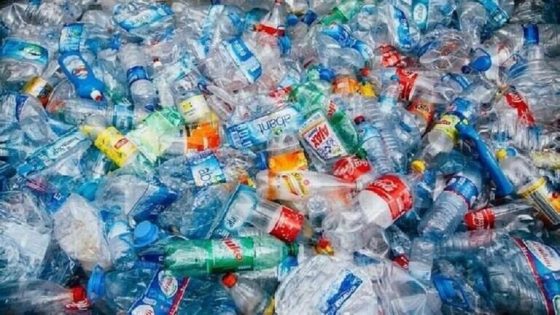 علماء روس يبتكرون تقنية جديدة لاستخلاص النفط من النفايات البلاستيكية