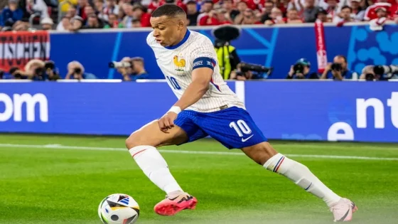 كأس أوروبا.. المنتخب الفرنسي يتعادل مع نظيره البولندي