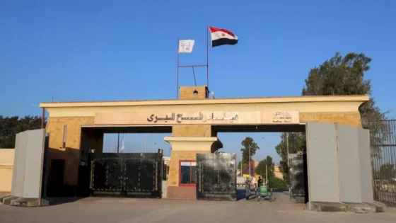 مصر تكشف سبب إغلاق معبر رفح بعد هجوم إسرائيل