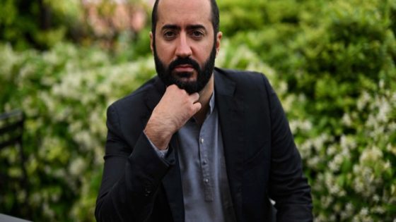 الفيلم “كلاب الصيد” يتوج بـ “جائزة السوسنة السوداء” بعمان