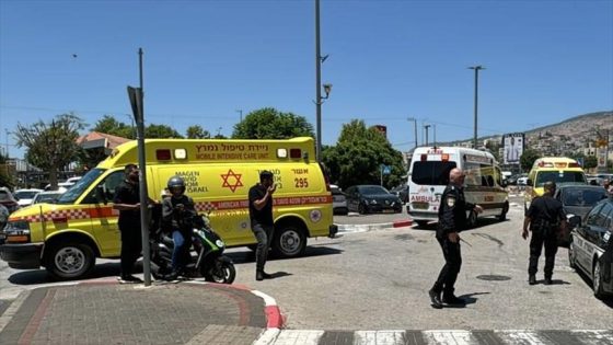 مقتل جندي وإصابة شخص آخر بهجوم طعن في مركز تجاري بإسرائيل