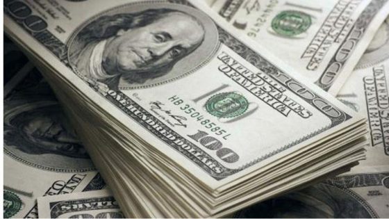 الدولار يشهد أداء متقلبا ترقبا للرسوم الجمركية الأمريكية