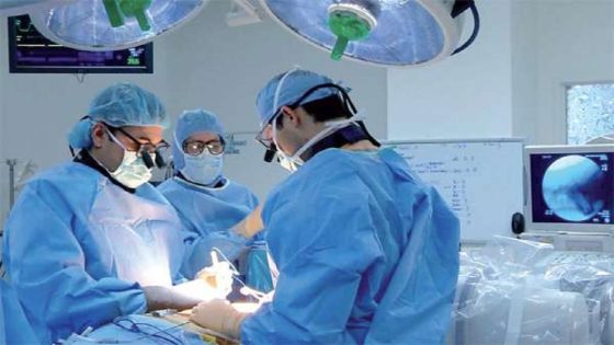 نجاح أول عملية جراحية بالروبوت عن بعد