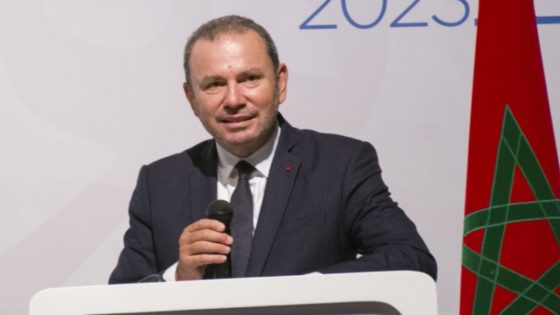 سفير فرنسا بالمغرب يبدأ زيارة إلى العيون والداخلة