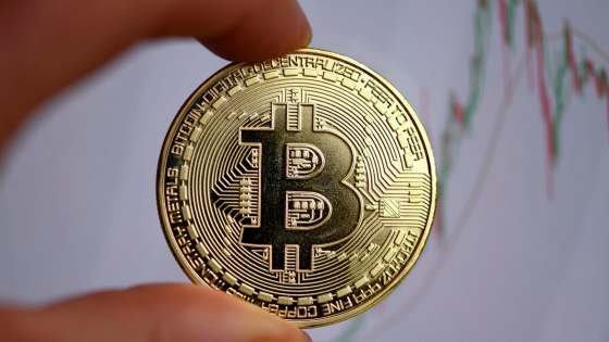 البيتكوين يقفز إلى مستوى قياسي