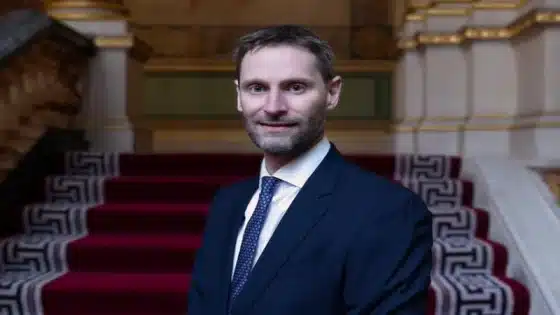 بريطانيا تعين سفيرا جديدا بالمغرب