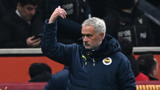الدوري التركي.. إيقاف المدرب جوزيه مورينيو أربع مباريات