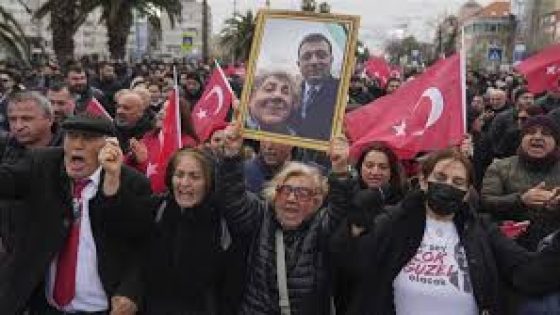 احتجاز العشرات بسبب إهانة أردوغان مع استمرار التظاهر