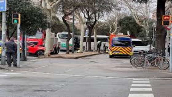 خمسون جريحا في حادث اصطدام حافلتي سياح في برشلونة