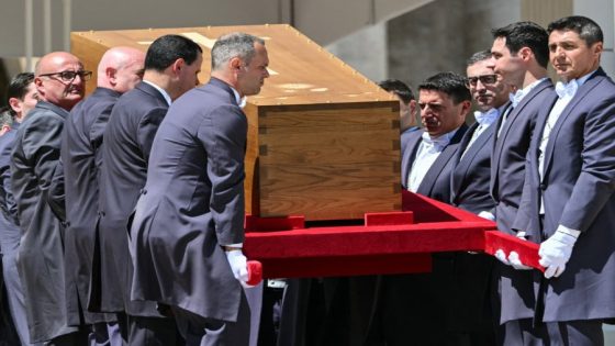 أخنوش يمثل أمير المؤمنين جلالة الملك في مراسم جنازة البابا فرانسوا