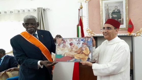 توشيح السفير السابق للبنين بالمغرب بالحمالة الكبرى للوسام العلوي