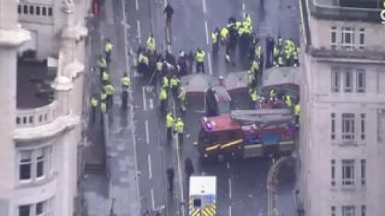 حادث دهس يفسد احتفالات ليفربول بلقب البريميرليغ