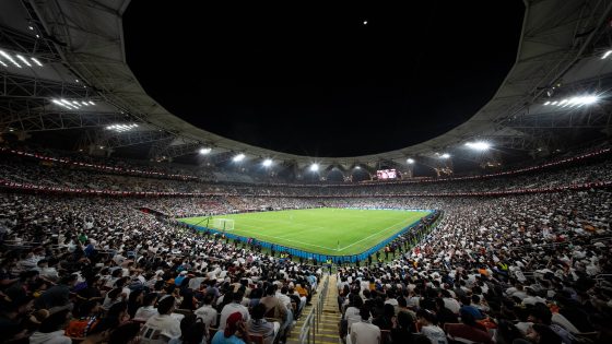 السعودية تفتح ملاعب الكرة للقطاع الخاص