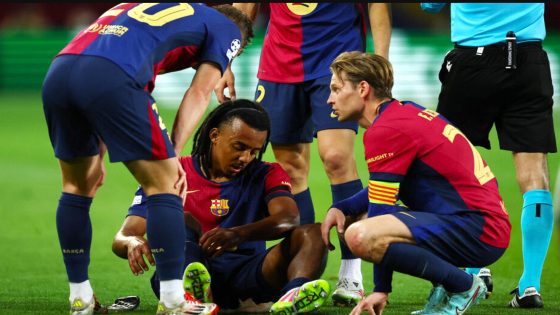 برشلونة يحرم من خدمات مدافعه كوندي