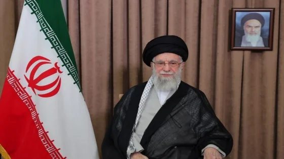 وزير الدفاع الإسرائيلي: “لا يمكن السماح ببقاء خامنائي”