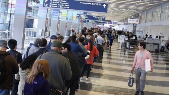 إيطاليا.. عطل فني يتسبب في تعليق أكثر من 300 رحلة جوية