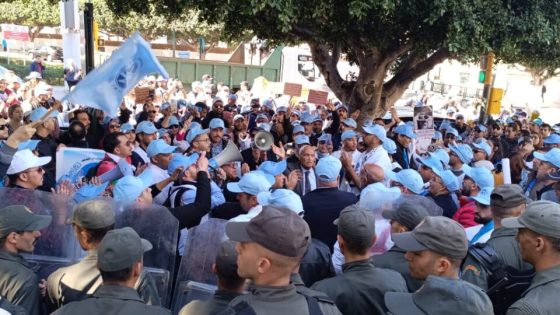 الجامعة الوطنية للصحة تعلن نجاح الوقفة الاحتجاجية أمام المركز الاستشفائي الجامعي