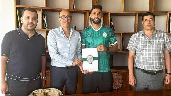 الرجاء يضم كبيري علوي لـ3 مواسم