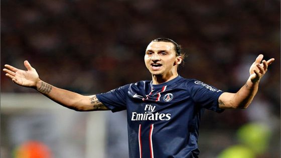تتويج زلاتان إبراهيموفيتش بجائزة الرئيس من قبل الاتحاد الأوروبي لكرة القدم لعام 2025