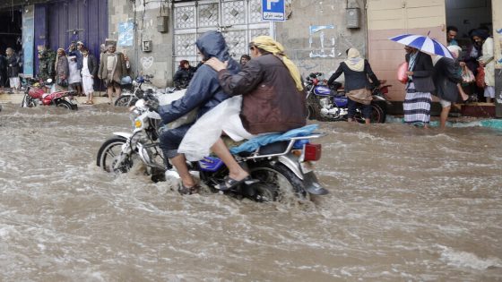 مصرع ثمانية أشخاص بينهم أطفال في سيول جارفة باليمن