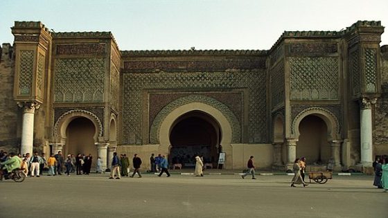 اكتشف مكناس: تاريخ عاصمة المغرب الإسماعيلية وسحر أزقتها القديمة