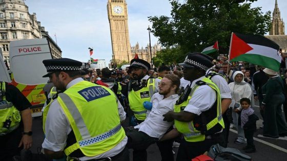 توقيف 890 مؤيداً لفلسطين في لندن