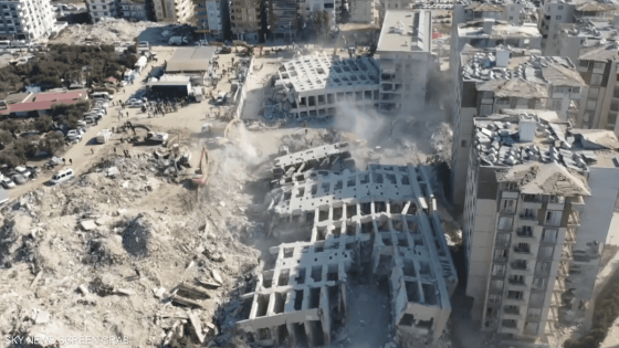 انهيار مبنى سكني في تركيا والبحث مستمر عن 5 مفقودين تحت الأنقاض