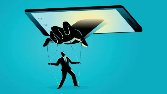 “مطرقة” التفاهة و”سندان” القانون: المؤثرون في المغرب بين السب والتشهير وإخلال الحياة العامة