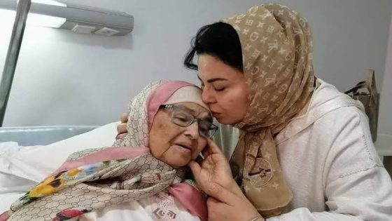 وفاة والدة الفنانة المغربية لطيفة رأفت