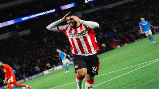 دوري أبطال أوروبا.. صيباري والدريوش يقودان آيندهوفن لاكتساح نابولي