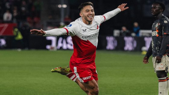 الدولي المغربي سفيان الكرواني يتألق ويقود أوتريخت لإسقاط أياكس على أرضه