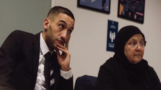 حكيم زياش يوجه رسالة مؤثرة لوالدته