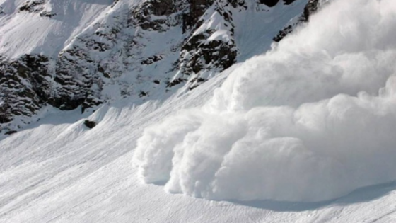 انتشال ثلاث جثث بعد انهيار ثلجي في جبل توبقال