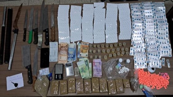 حجز 2123 قرصا مخدرا وأسلحة بيضاء بوجدة
