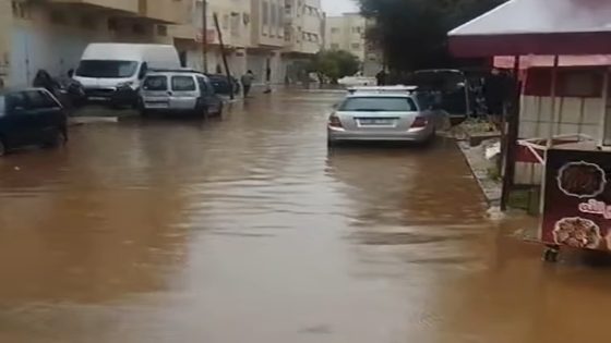 التساقطات المطرية تحاصر “زواغة السفلى” وتشل حركة السير بفاس