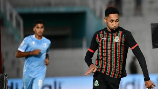 لاعب من الجيش الملكي خلال مباراة سابقة