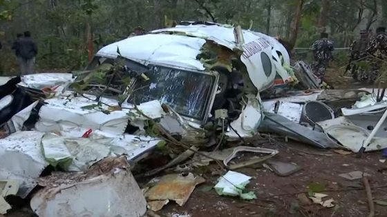 مصرع 7 أشخاص في حادث سقوط طائرة إسعاف بالهند