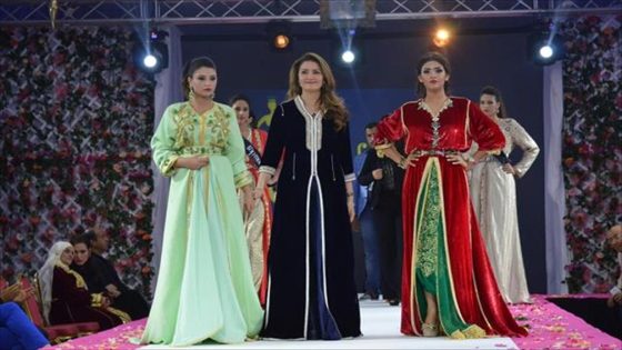 احتفاء بالفن والتراث: مهرجان القفطان الدولي المغربي يحتفل بعشر سنوات من الإبداع.