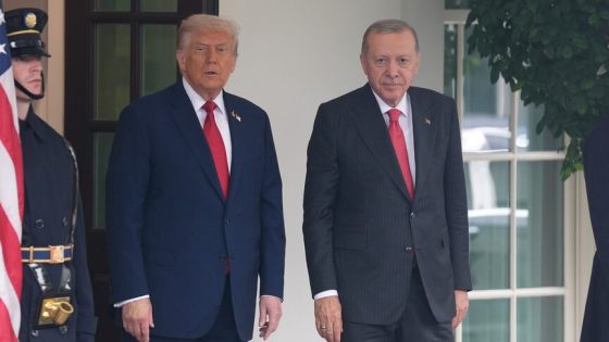 أردوغان وترامب يبحثان وقف إطلاق النار مع إيران