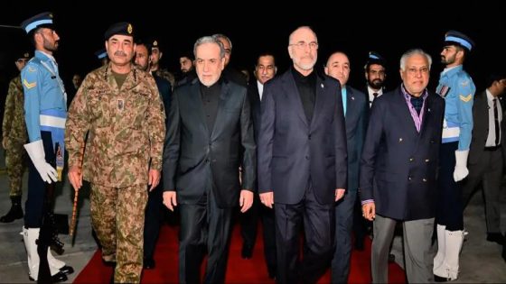 اجتماع الوفد الإيراني برئيس وزراء باكستان قبيل بدء المفاوضات مع واشنطن