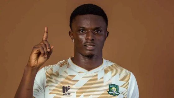 مقتل لاعب كرة قدم غاني بعد سطو مسلح على حافلة فريقه